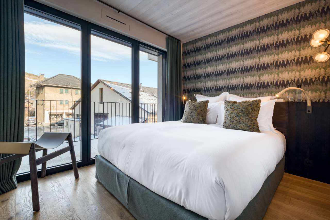 Impressive newly-built four bedroom apartment in a central location in Mege