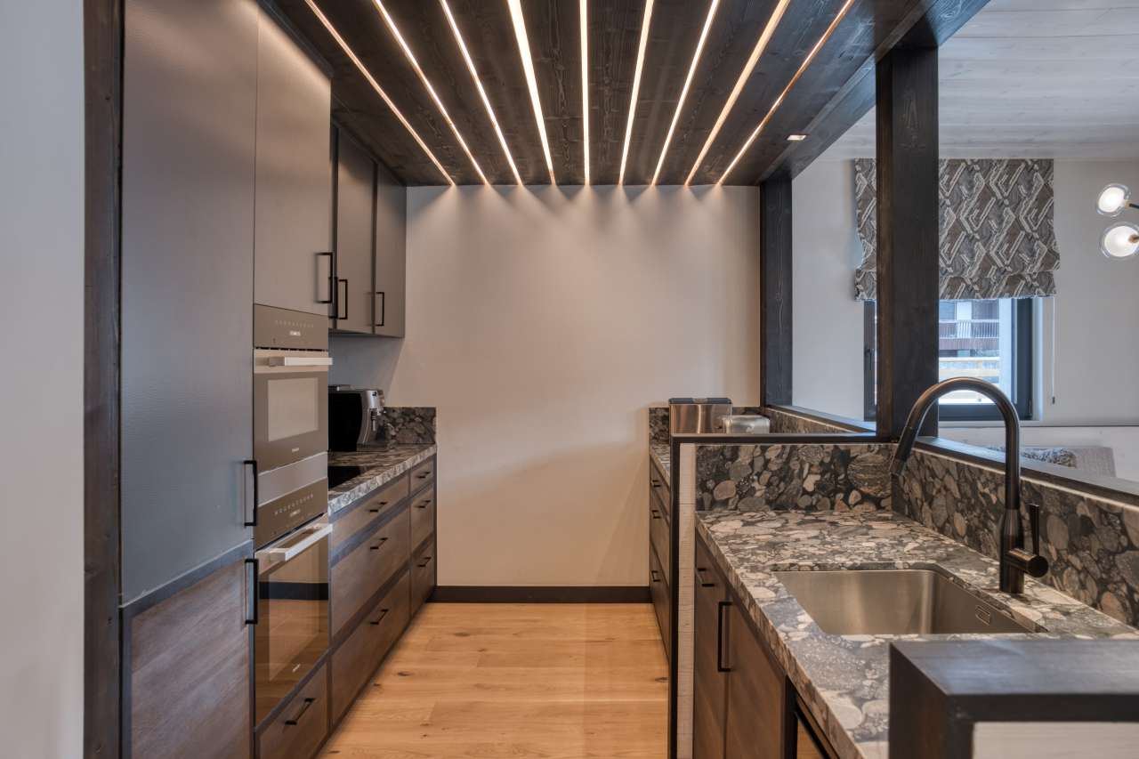 Impressive newly-built four bedroom apartment in a central location in Mege