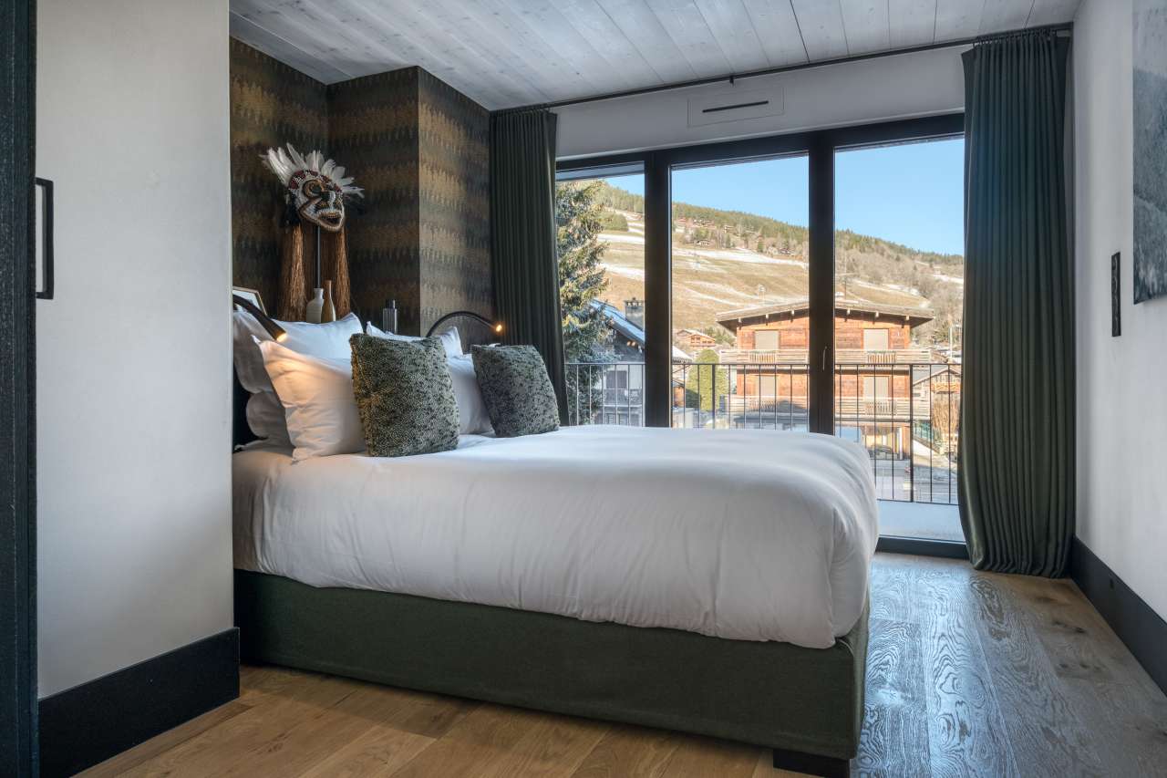 Impressive newly-built four bedroom apartment in a central location in Mege