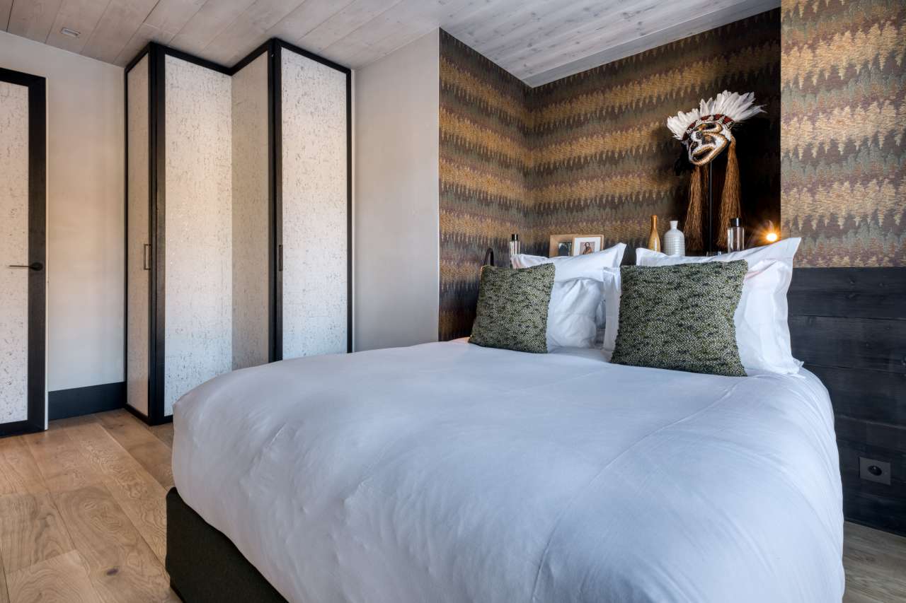 Impressive newly-built four bedroom apartment in a central location in Mege