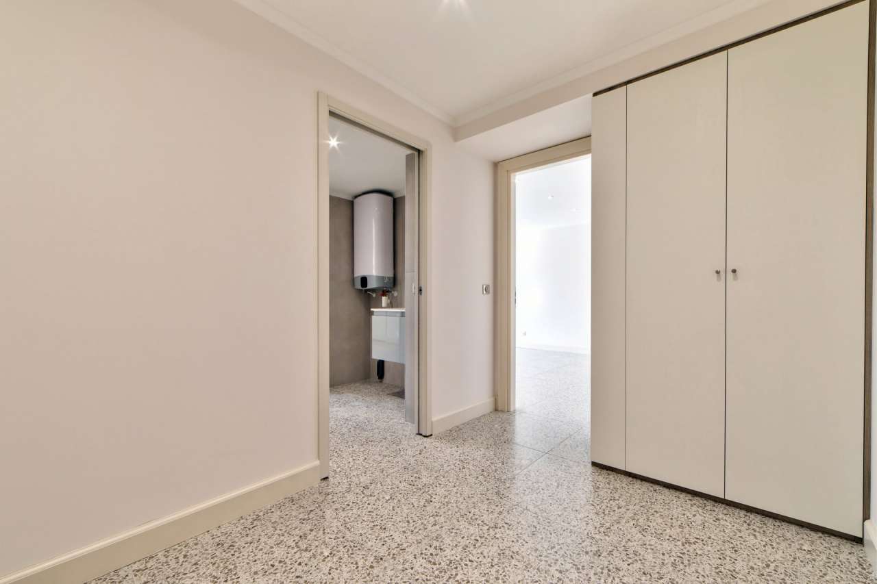 Completely refurbished 2 bedroom apartment, with a total living area of 50m