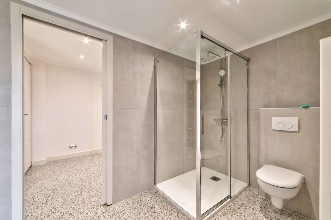 Completely refurbished 2 bedroom apartment, with a total living area of 50m