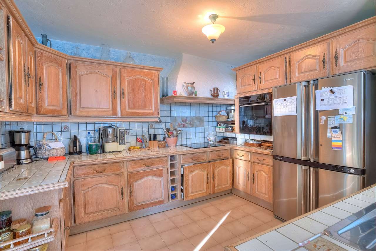 Lovely 4 bedroom villa with panoramic sea views, ideally situated in a quie