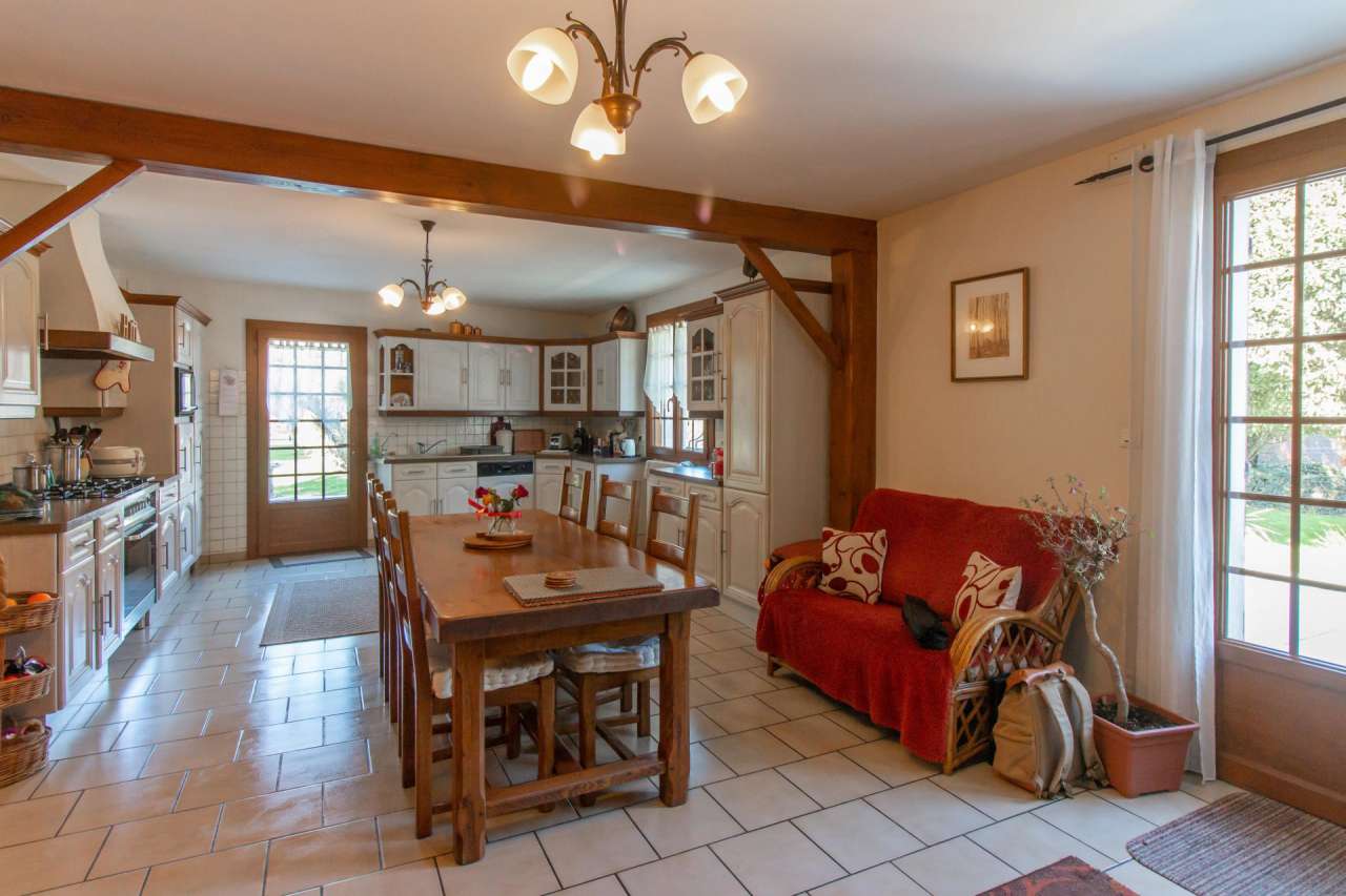 Lovely 4 bedroom home, which is ideally situated in a quiet setting in Rouf