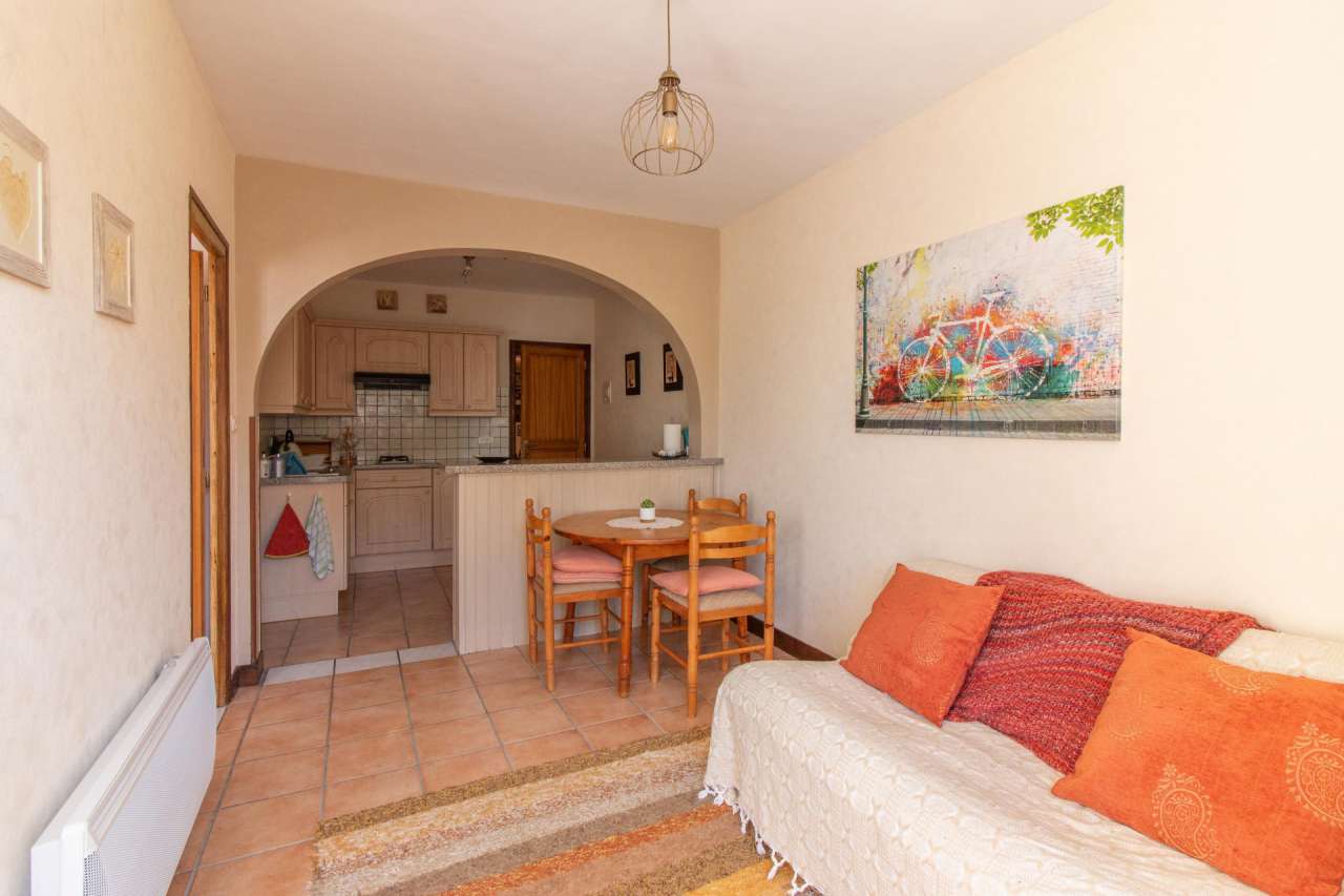 Lovely 4 bedroom home, which is ideally situated in a quiet setting in Rouf