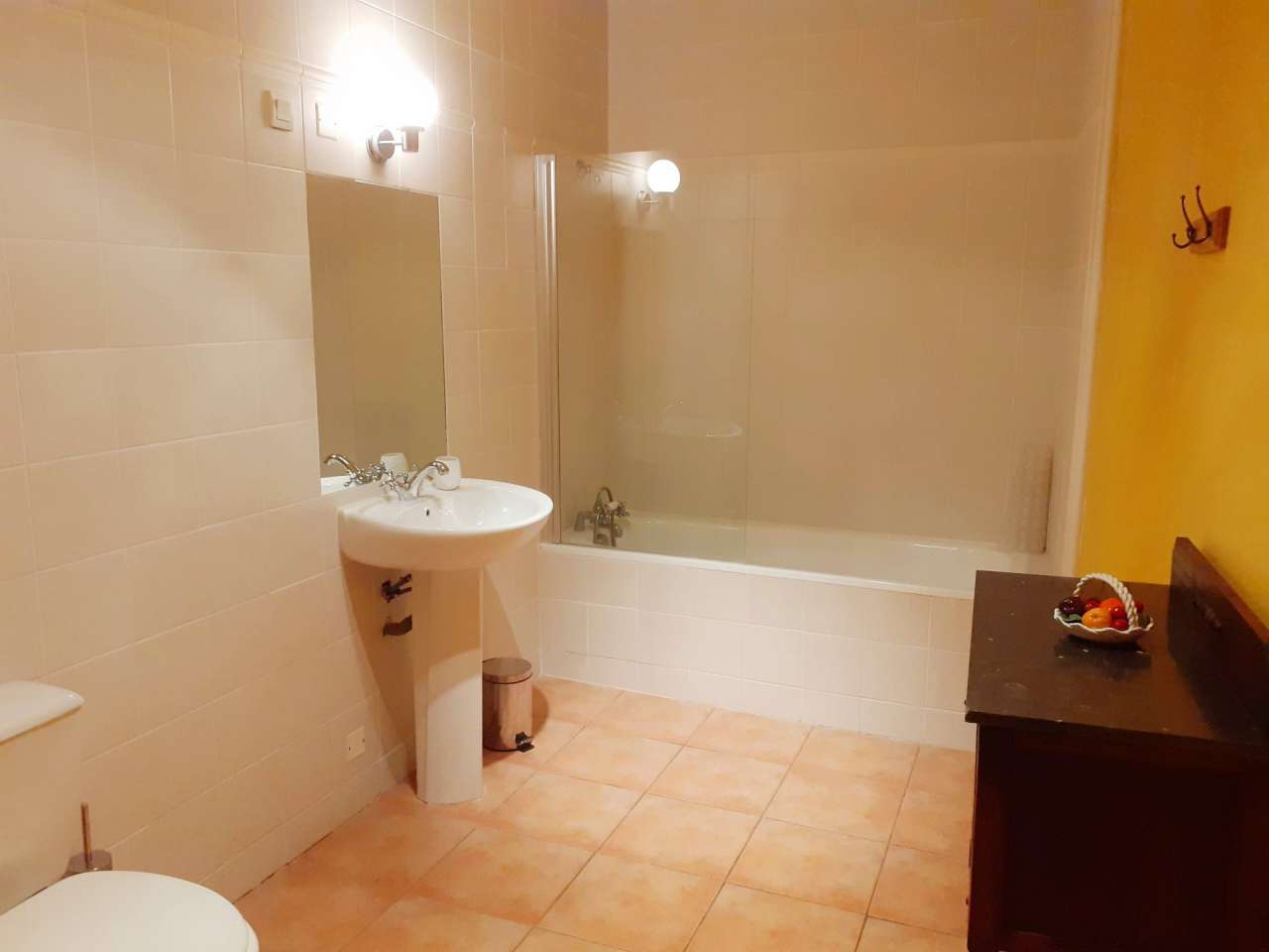 Charming and spacious 7 bedroom house full of character, offering flexible