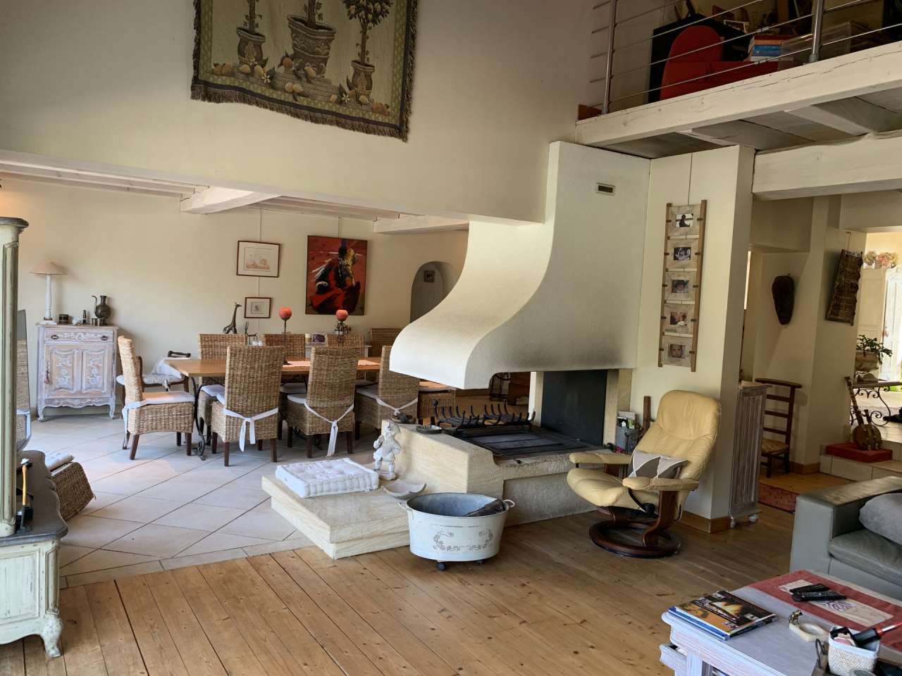 Nestling in over 9 acres of glorious landscaped gardens with expansive pool