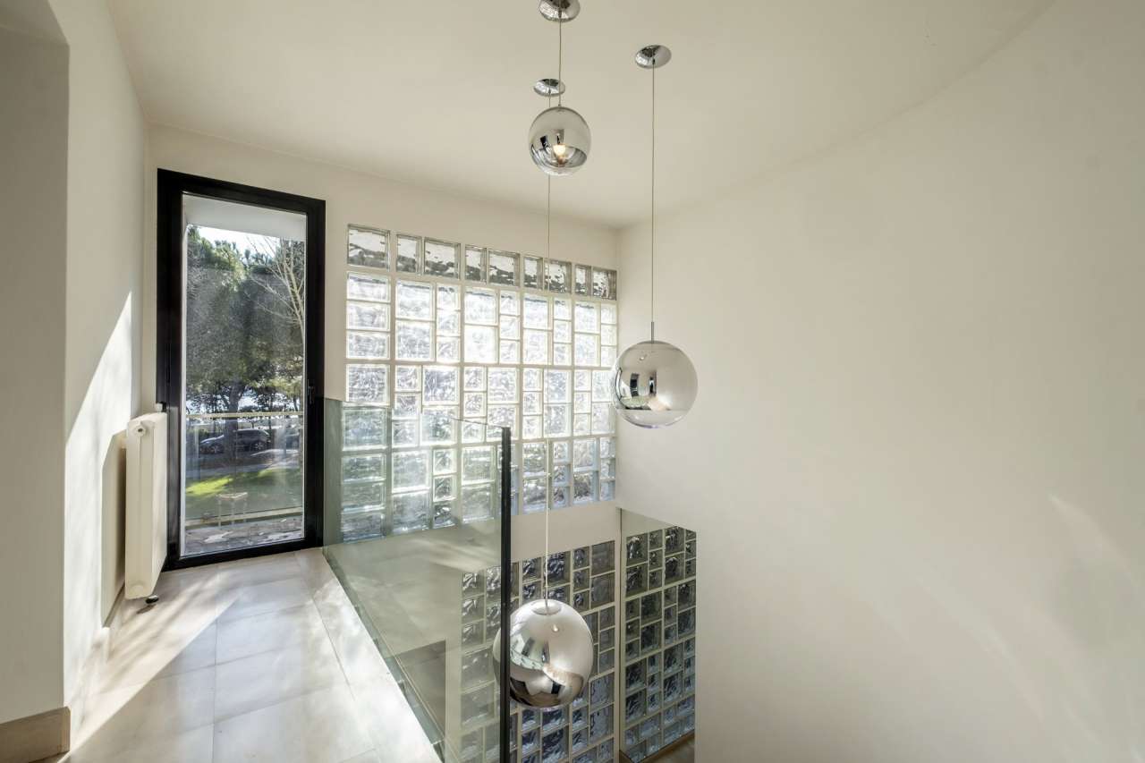 Enjoying panoramic sea views from its roof terrace, is this beautifully ren