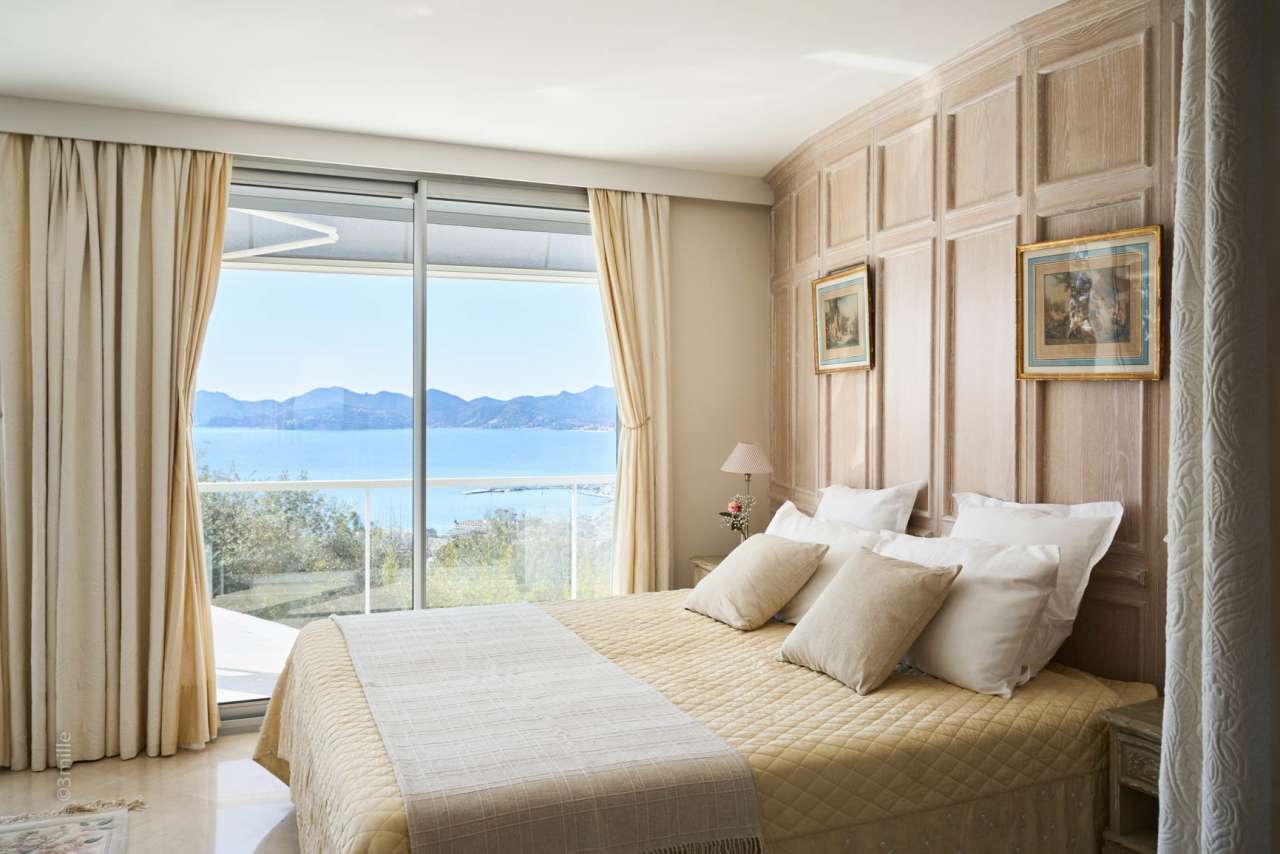 Enjoying one of the most outstanding views of the bay of Cannes, is this ex