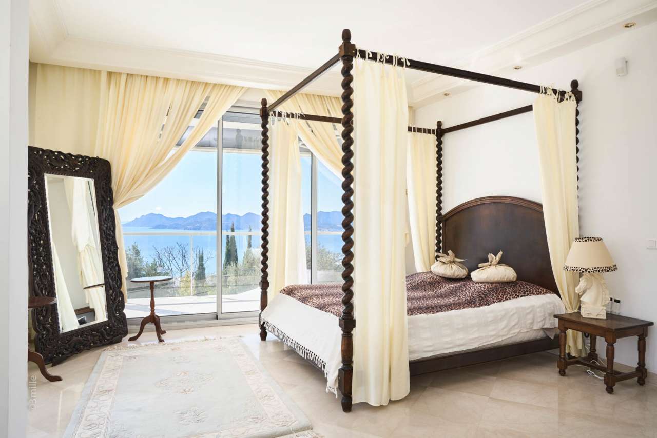 Enjoying one of the most outstanding views of the bay of Cannes, is this ex