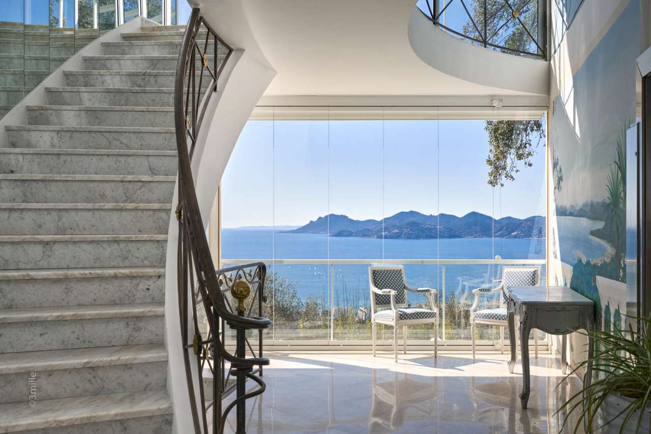Enjoying one of the most outstanding views of the bay of Cannes, is this ex