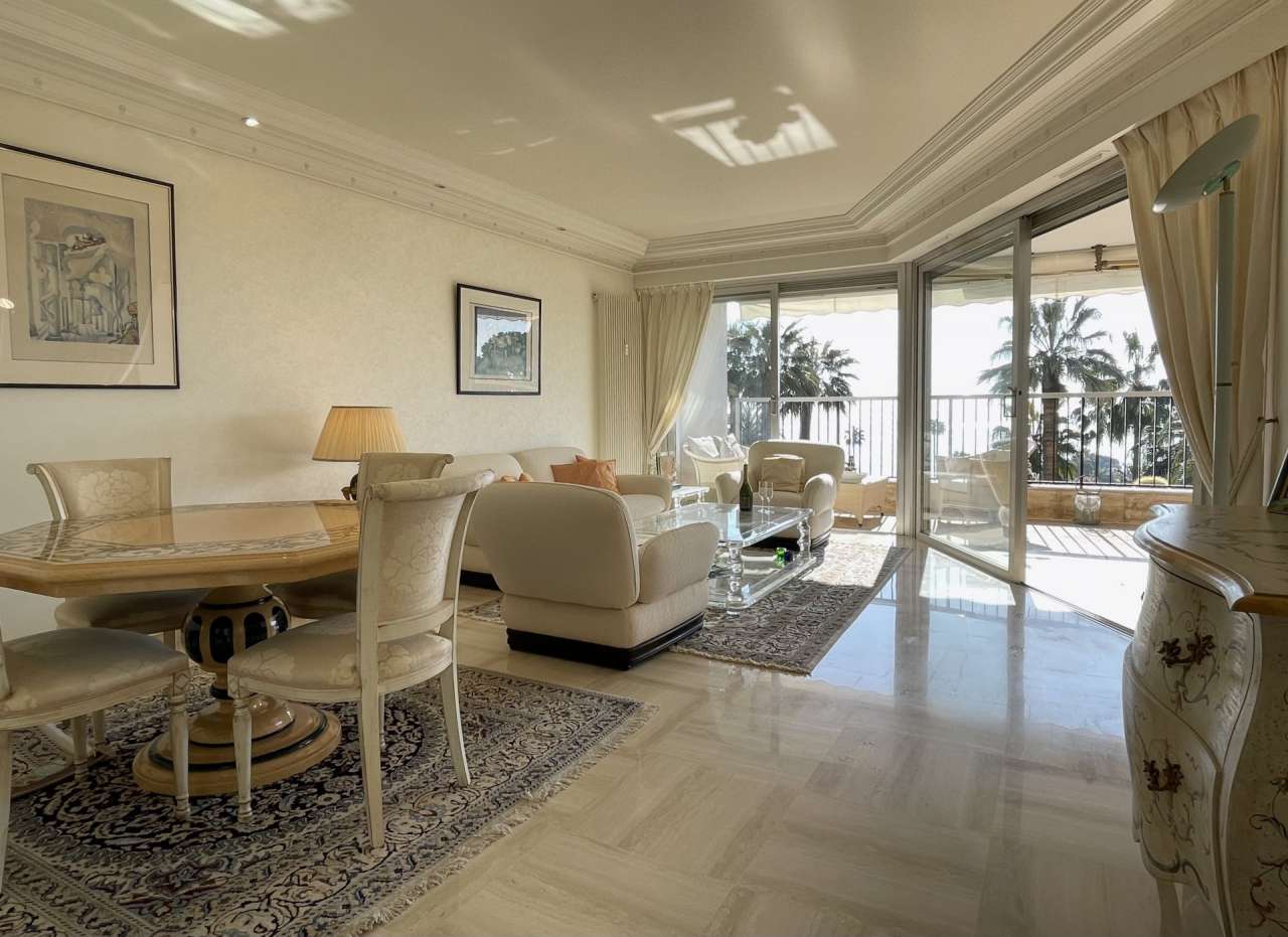 Situated in one of the most prestigious condominiums in the residential dis