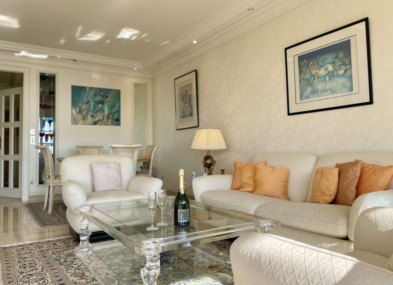 Situated in one of the most prestigious condominiums in the residential dis