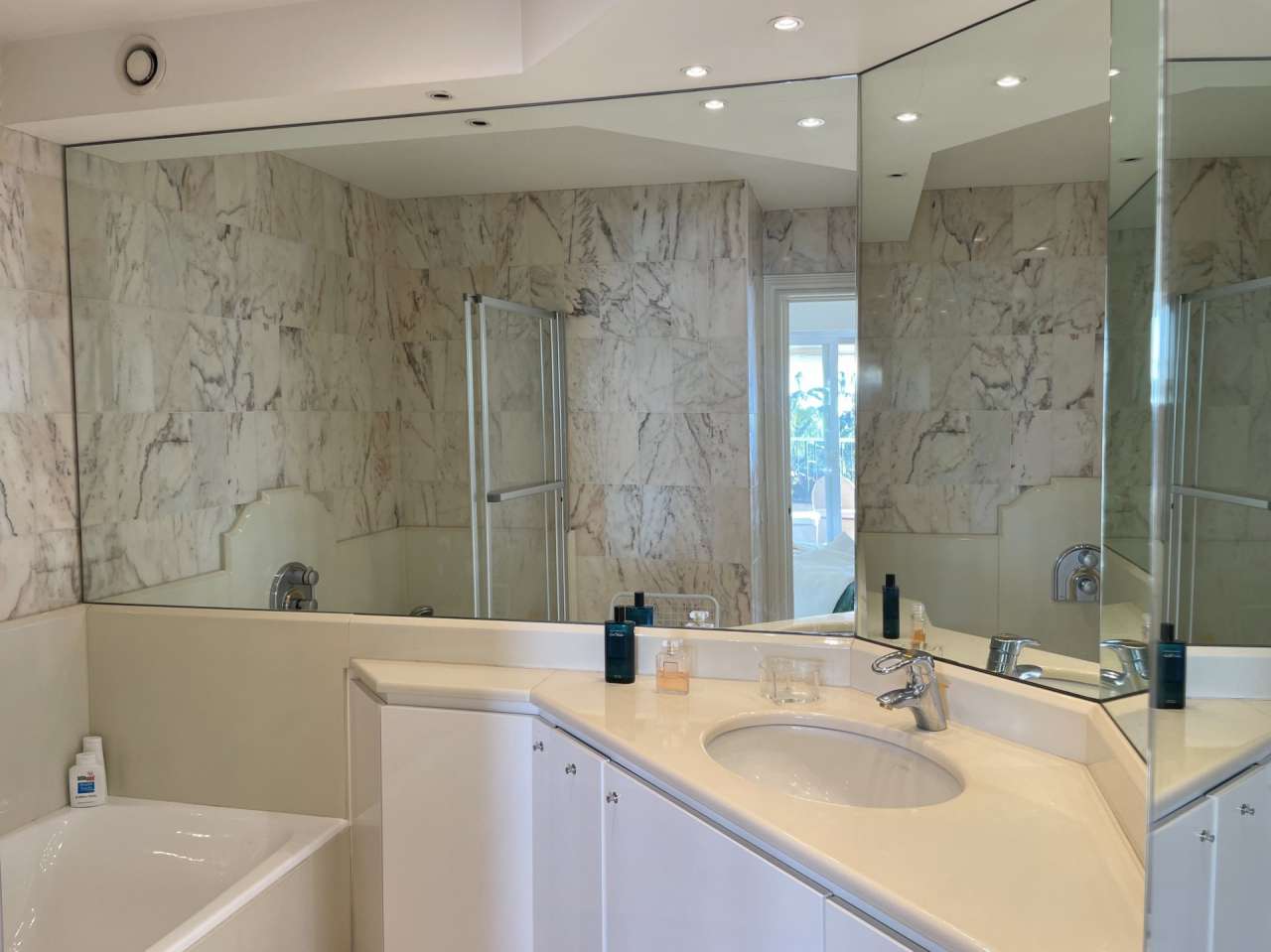 Situated in one of the most prestigious condominiums in the residential dis