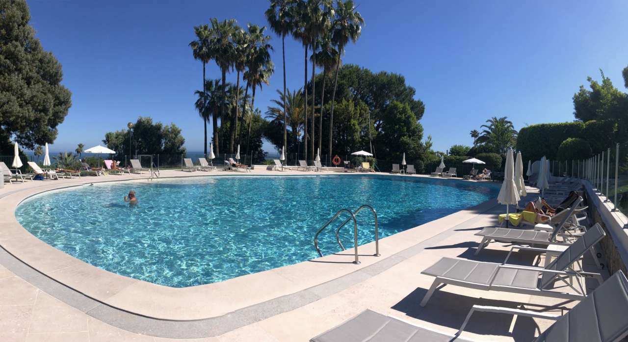 Situated in one of the most prestigious condominiums in the residential dis