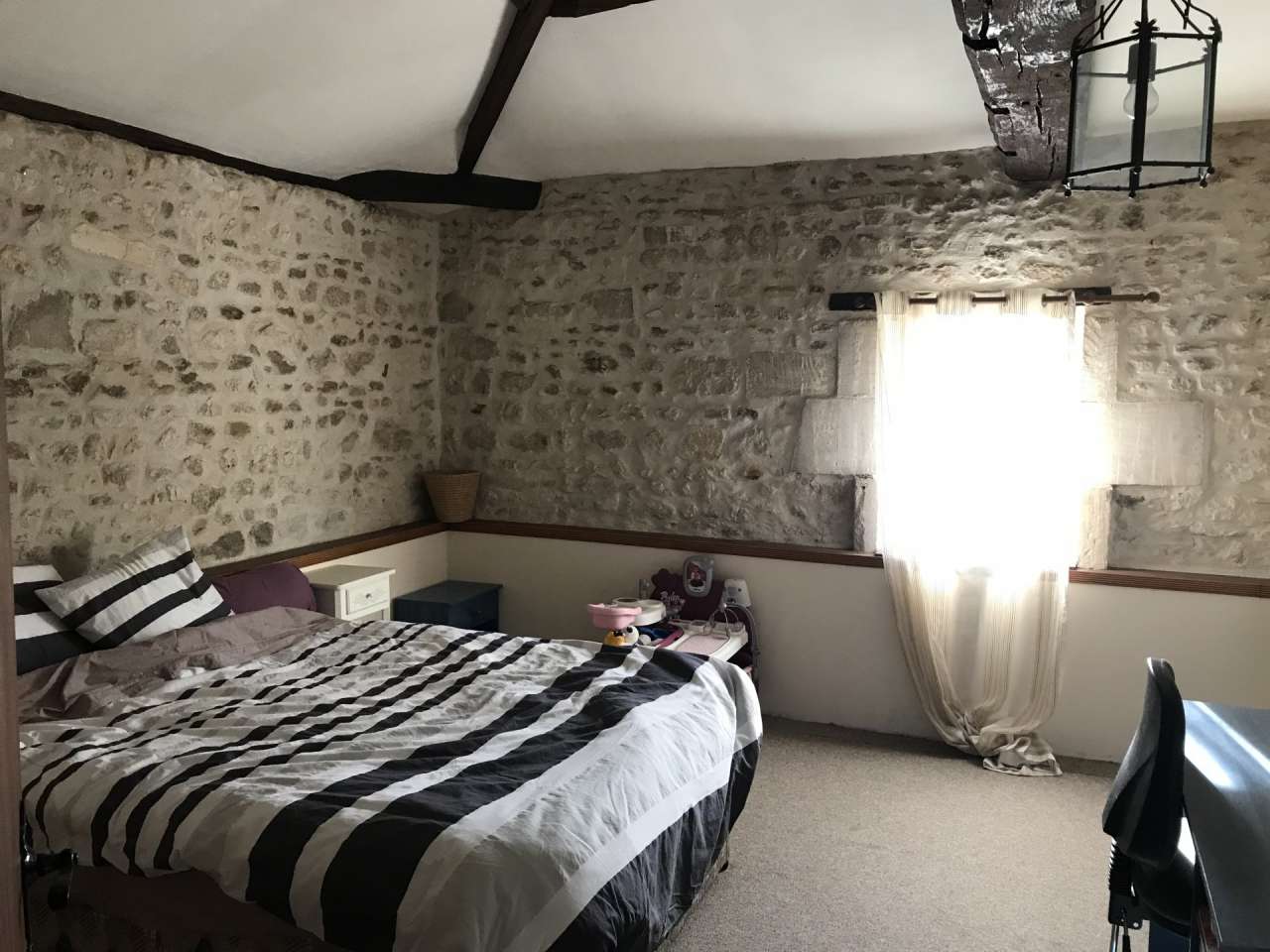 Grand, spacious and pretty 3 bedroom house, plus 2 additional independent d