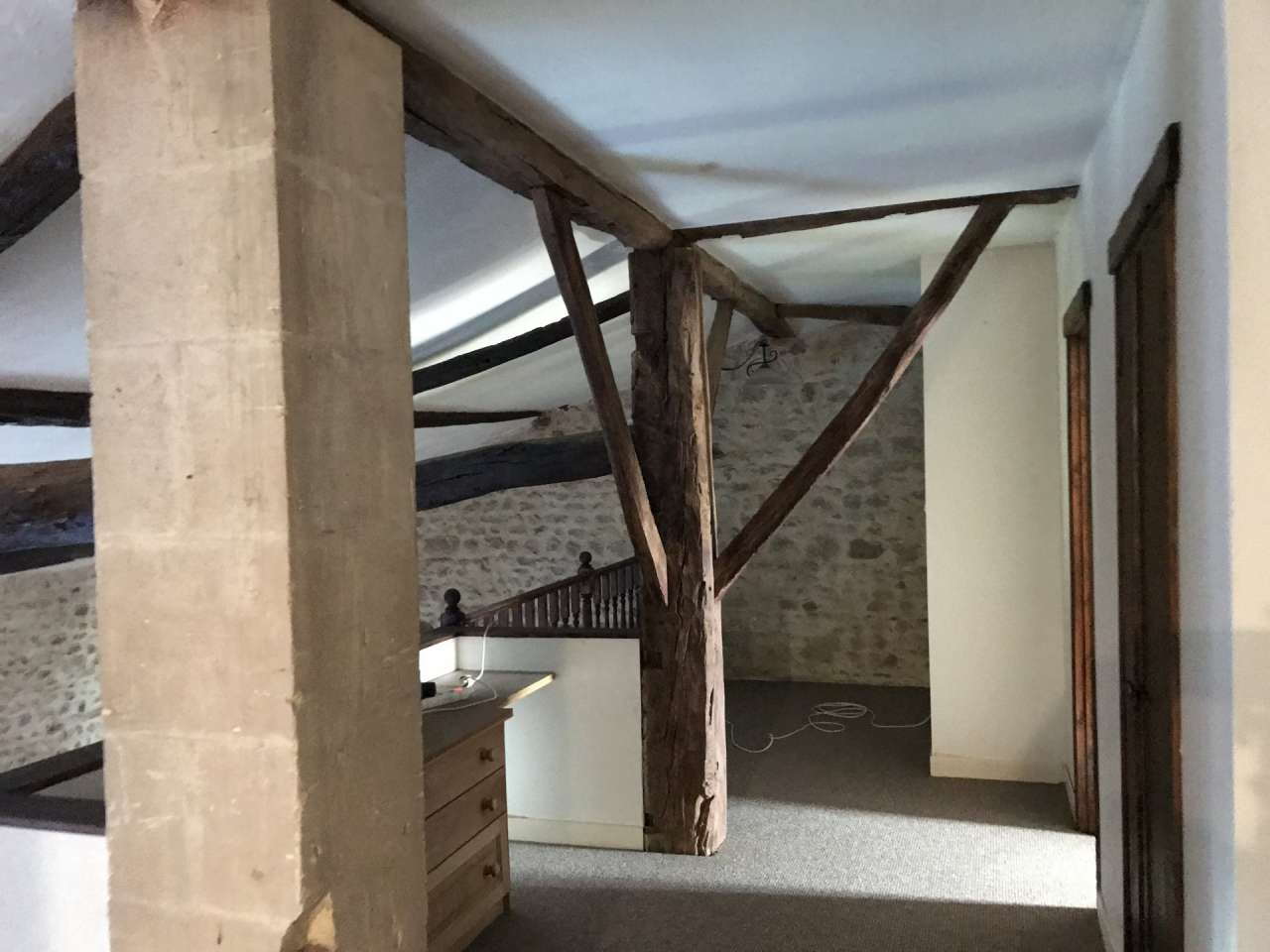 Grand, spacious and pretty 3 bedroom house, plus 2 additional independent d