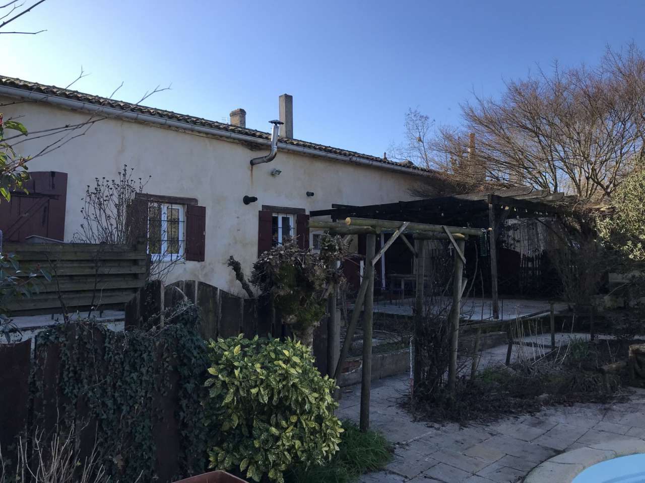 Grand, spacious and pretty 3 bedroom house, plus 2 additional independent d