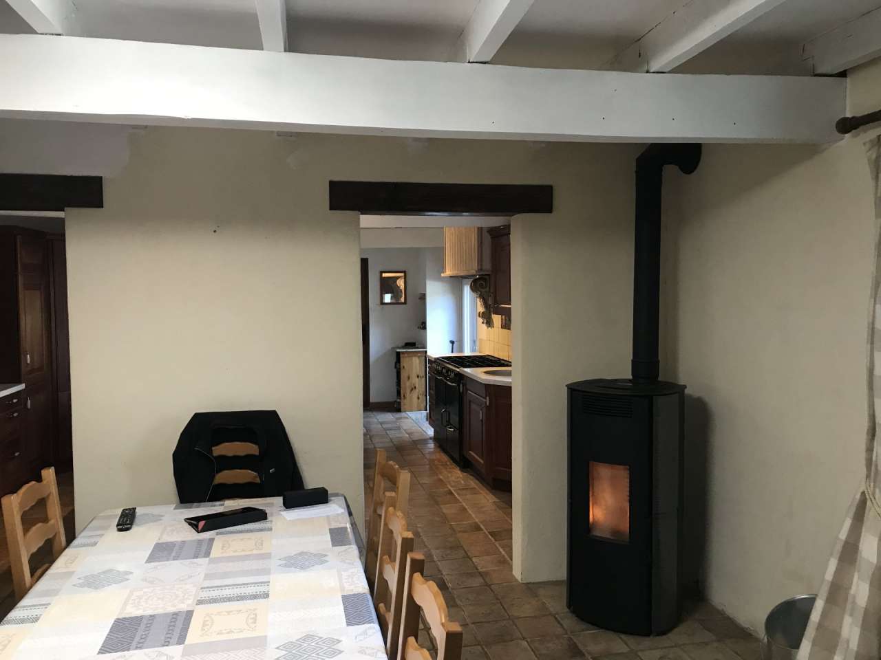 Grand, spacious and pretty 3 bedroom house, plus 2 additional independent d