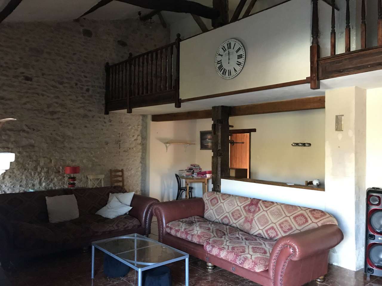 Grand, spacious and pretty 3 bedroom house, plus 2 additional independent d