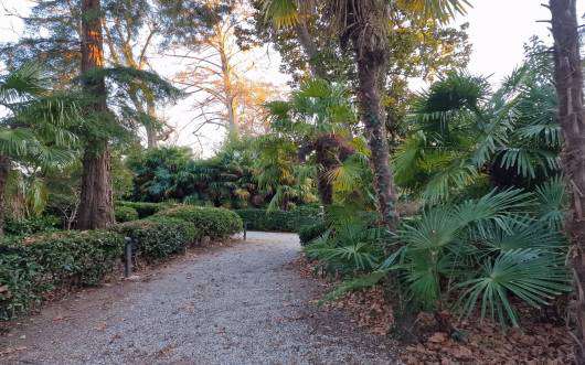 Stylish, spacious and beautifully refurbished 15 bedroom chateau, which is