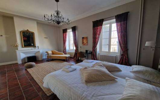 Stylish, spacious and beautifully refurbished 15 bedroom chateau, which is