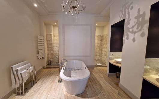 Stylish, spacious and beautifully refurbished 15 bedroom chateau, which is