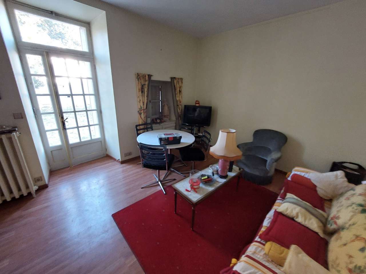 Full of character and charm, this substantial and uniquely positioned 10 mb