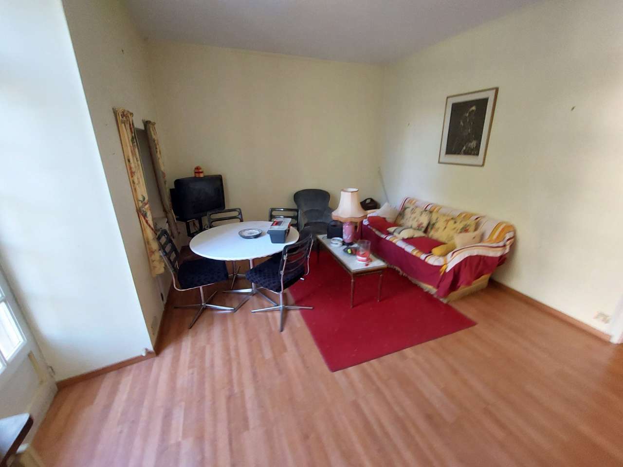 Full of character and charm, this substantial and uniquely positioned 10 mb