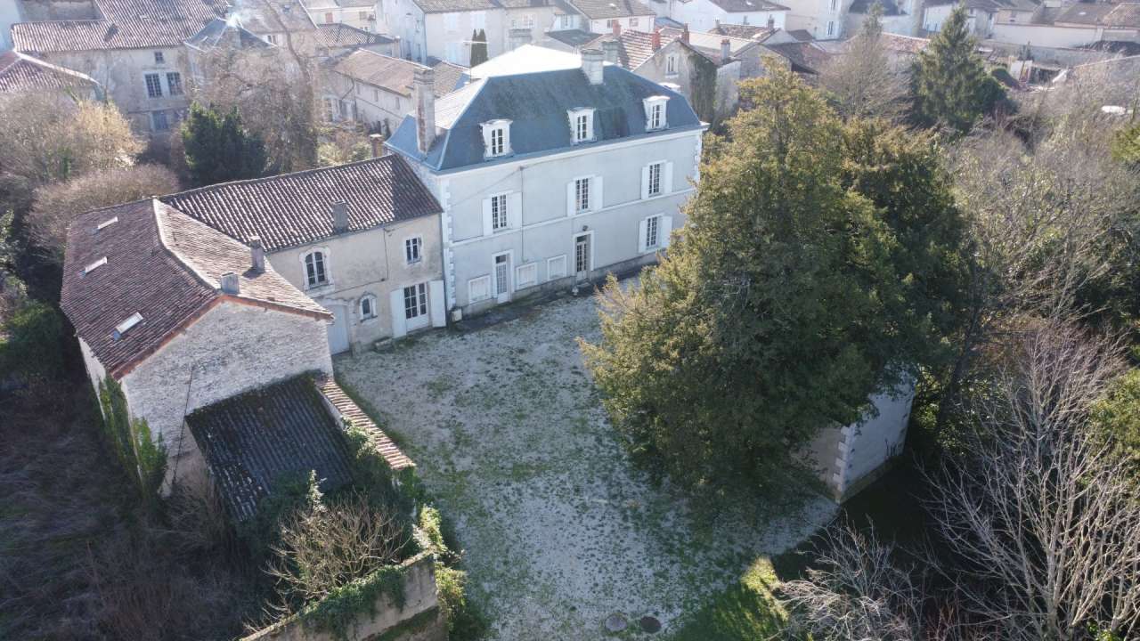 Full of character and charm, this substantial and uniquely positioned 10 mb