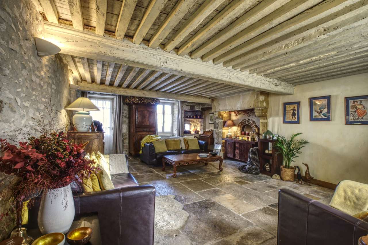Impressive and unique logis, full of character and history in a great locat