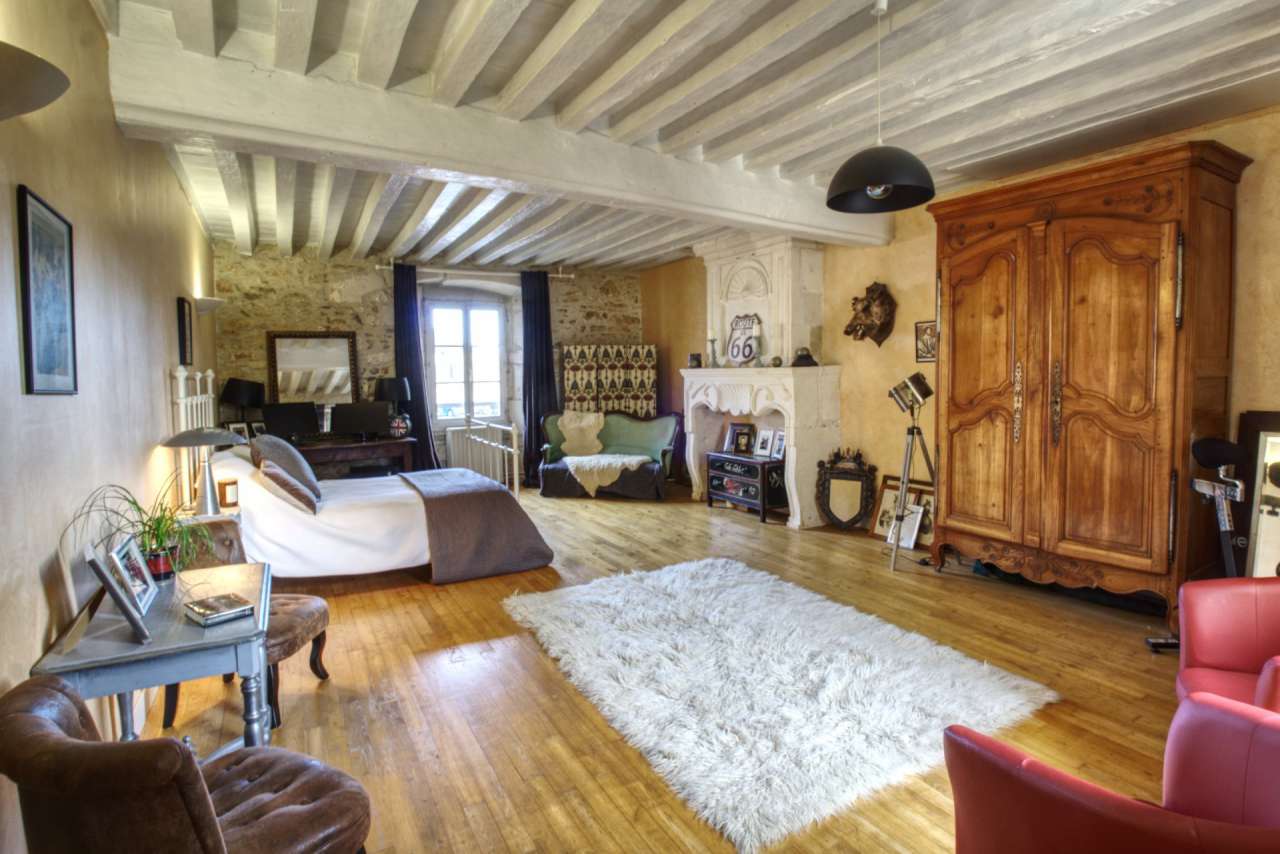 Impressive and unique logis, full of character and history in a great locat