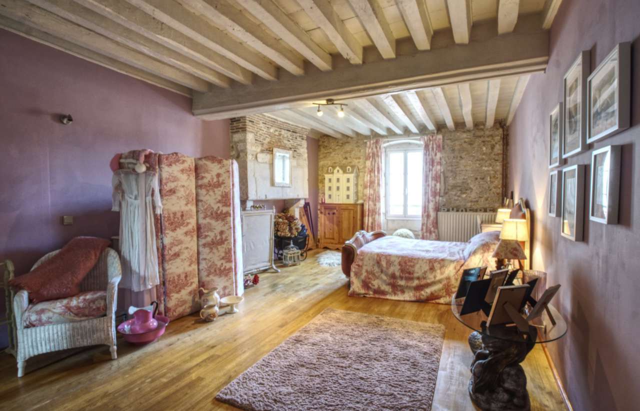 Impressive and unique logis, full of character and history in a great locat