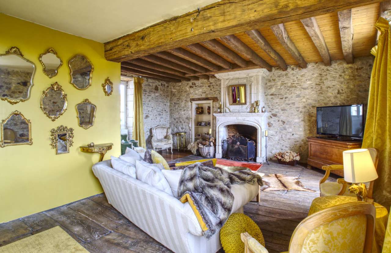 Impressive and unique logis, full of character and history in a great locat