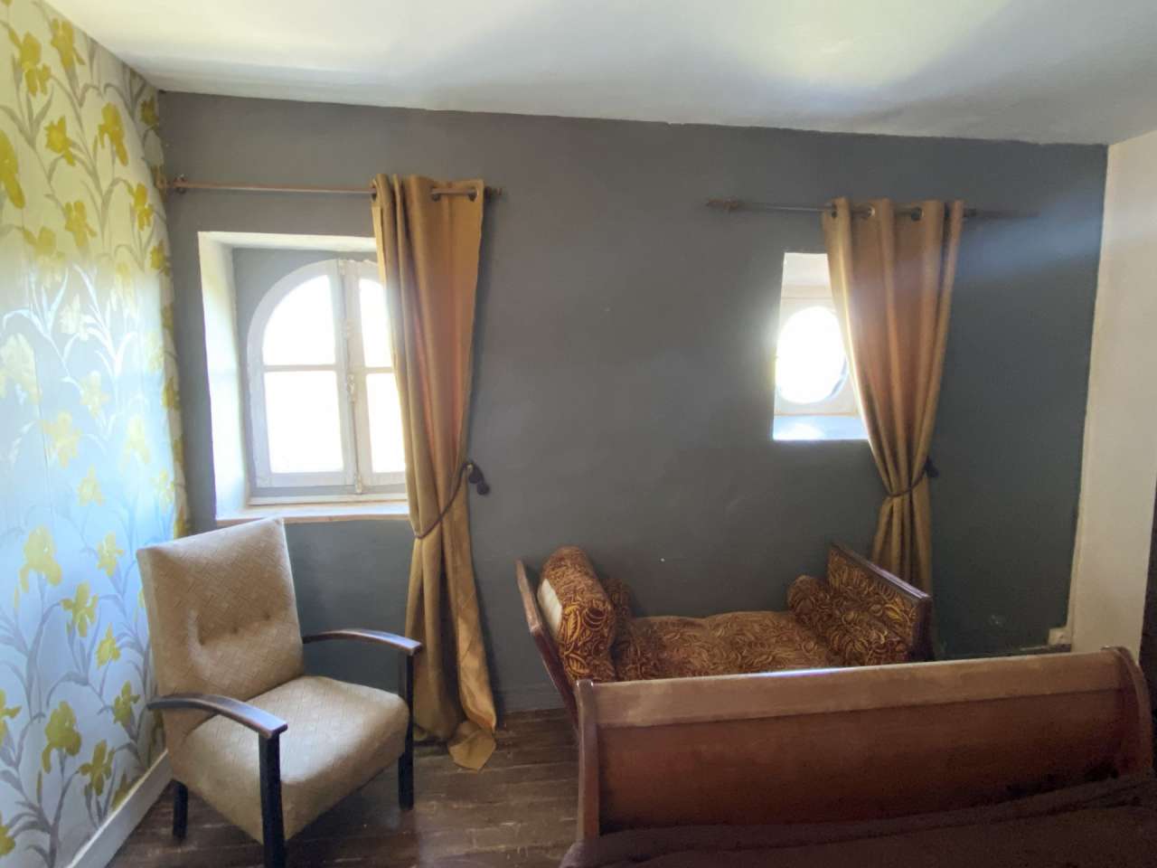 Characterful mini chateau in a picturesque location, set in grounds of over