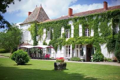 With a total spacious living area of 515m2, this stunning 11 bedroom proper