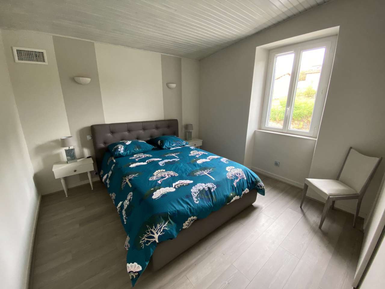 A beautifully presented and luxurious property in the Dordogne with swimmin