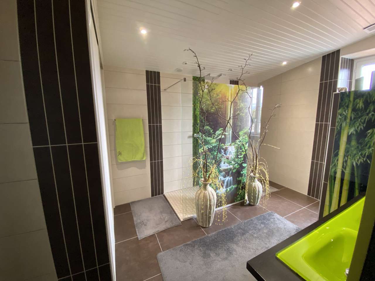 A beautifully presented and luxurious property in the Dordogne with swimmin