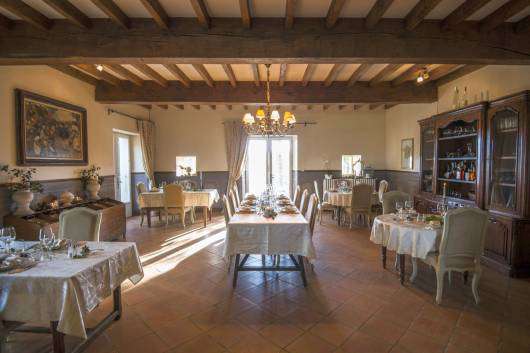 Full of character and charm and beautifully presented throughout, this spac