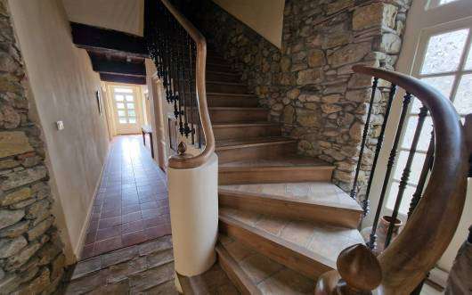 Full of character and charm and beautifully presented throughout, this spac