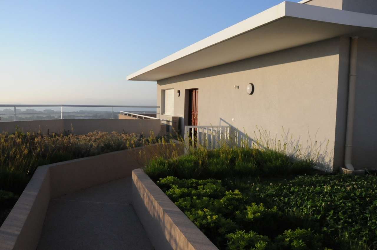 Located in a quiet setting in Mandelieu la Napoule, within a residence with