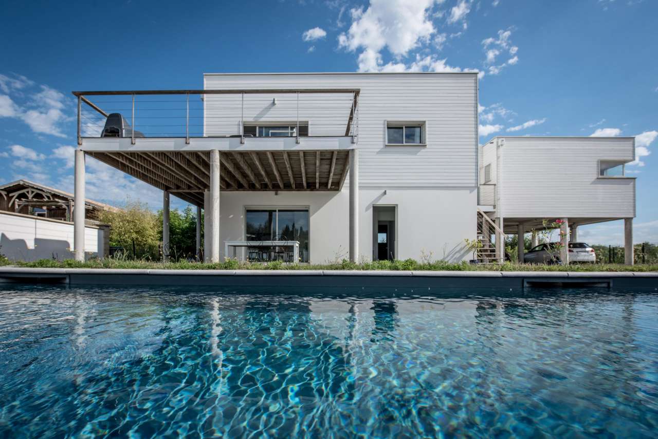 Ideally located in unspoilt surroundings enjoying wonderful sea views, is t