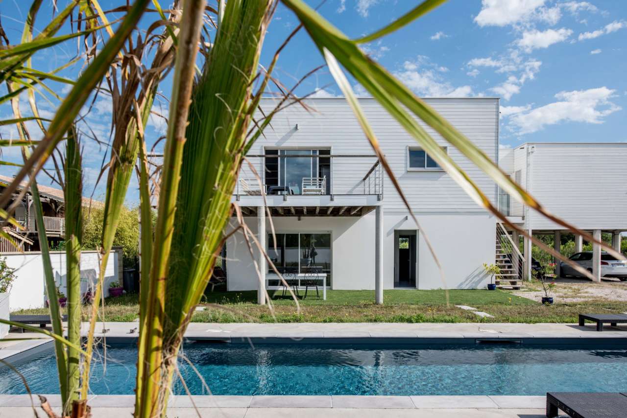 Ideally located in unspoilt surroundings enjoying wonderful sea views, is t