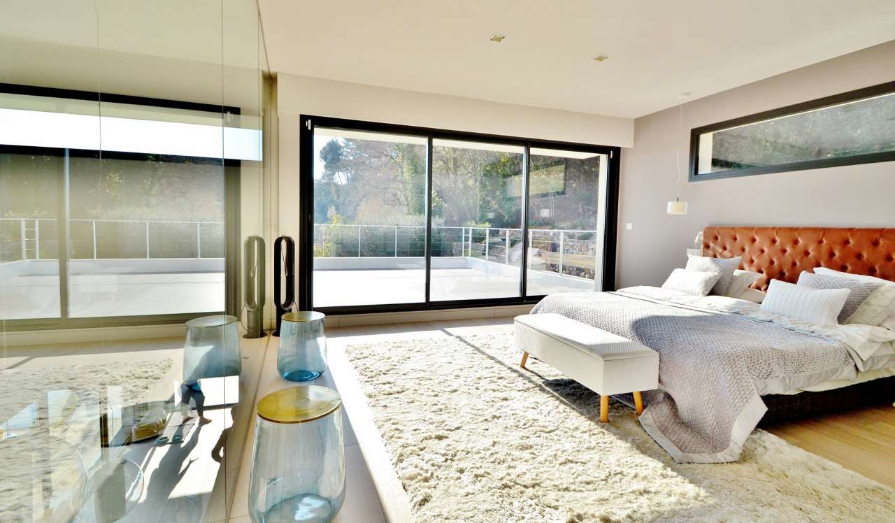 Luxurious, modern and spacious 3 bedroom villa, set within a dominant and m