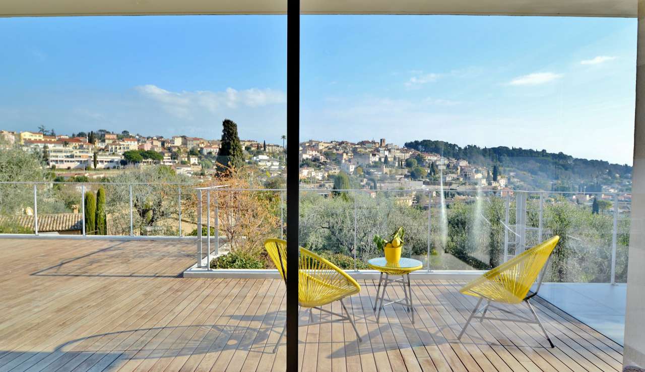 Luxurious, modern and spacious 3 bedroom villa, set within a dominant and m