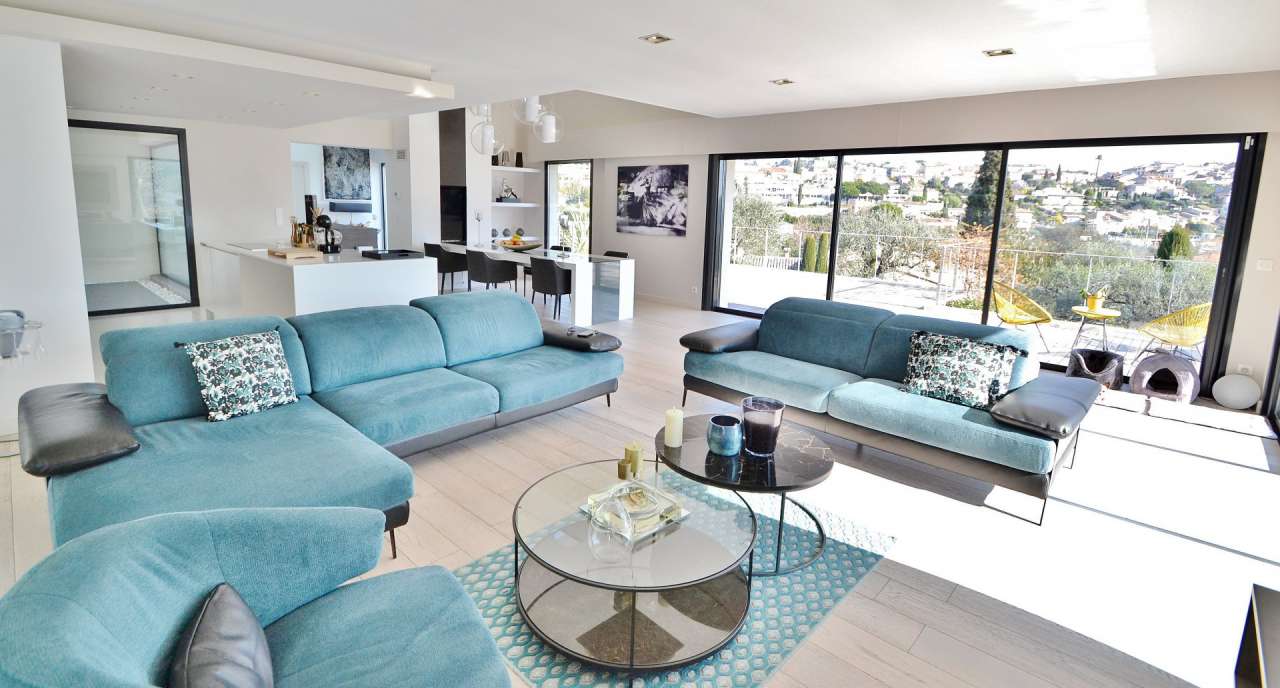 Luxurious, modern and spacious 3 bedroom villa, set within a dominant and m