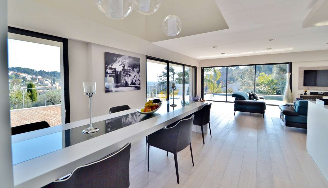 Luxurious, modern and spacious 3 bedroom villa, set within a dominant and m