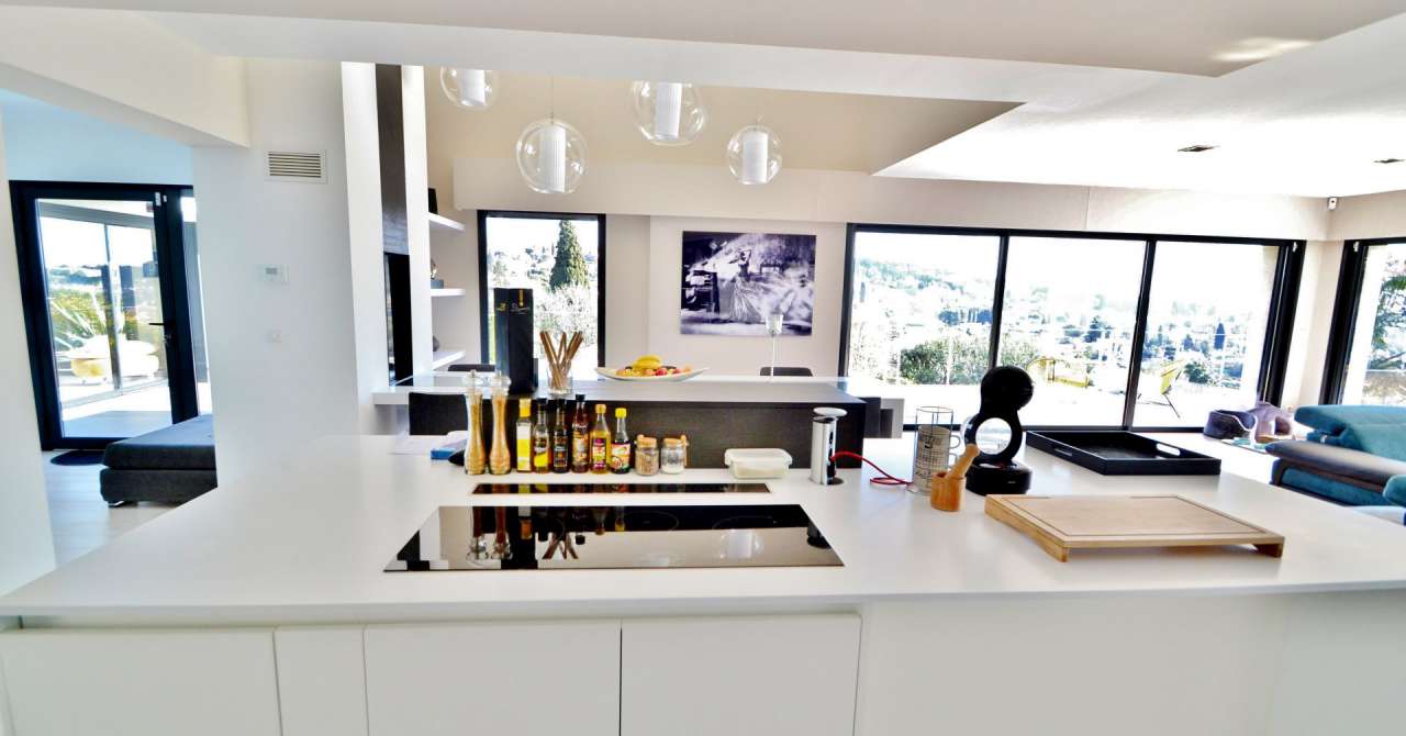 Luxurious, modern and spacious 3 bedroom villa, set within a dominant and m