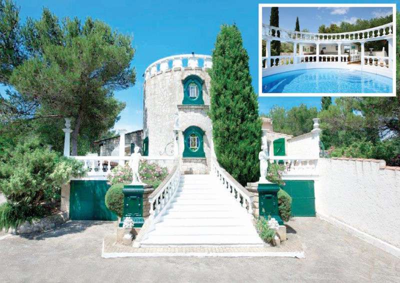 Grand, spacious and stunning Romanesque-style villa, ideally set within a q