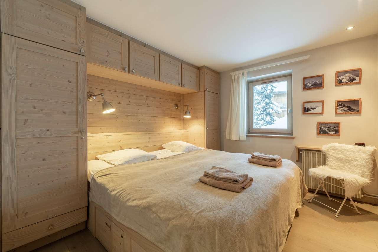 A bright and beautifully presented 3 bedroom apartment in Meribel in a grea
